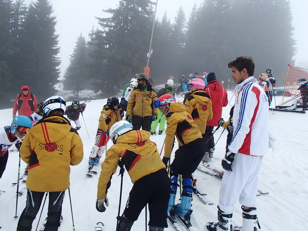 Photo de Steeven Da Silva avec des skieurs du CS Les Saisies